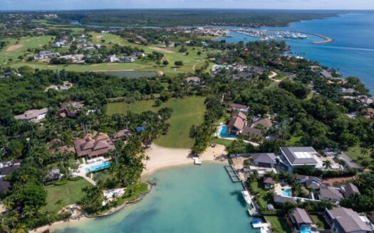 Unique waterfront lot – ref. 2460