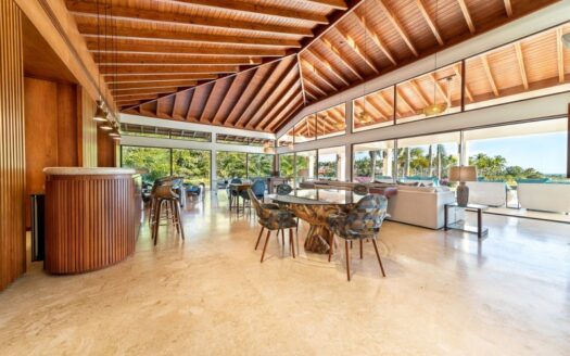 Brand new villa with golf and seaview – ref. 2363