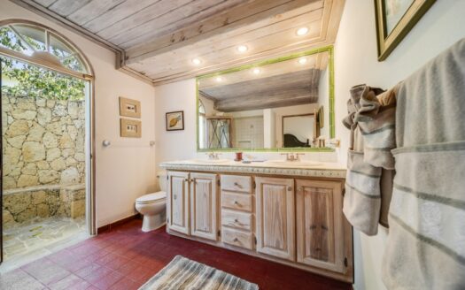 Renovation project, close to tenniscourts – ref. 2220