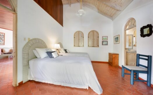 Renovation project, close to tenniscourts – ref. 2220