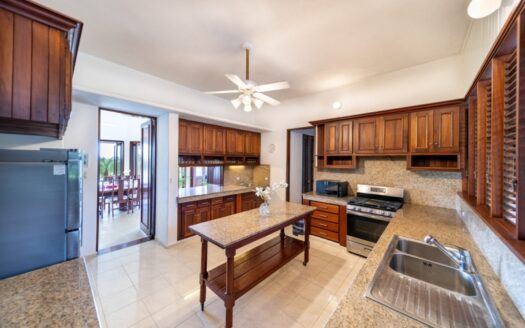 Classic paradise with seaview – ref. 2253