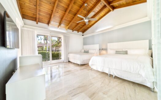 Amazing views of Dye Fore – ref. 2360