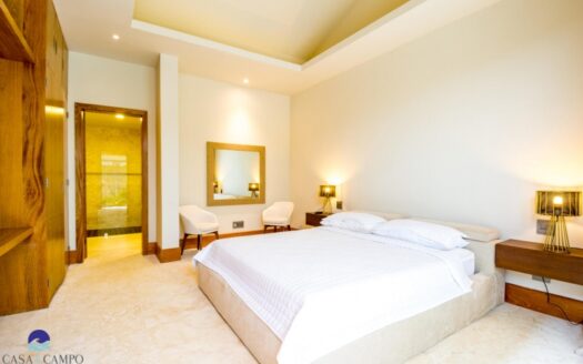 Unique waterfront home – ref. 2060