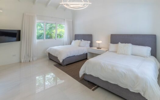 Enclosed unique villa with seaview – ref. 2460