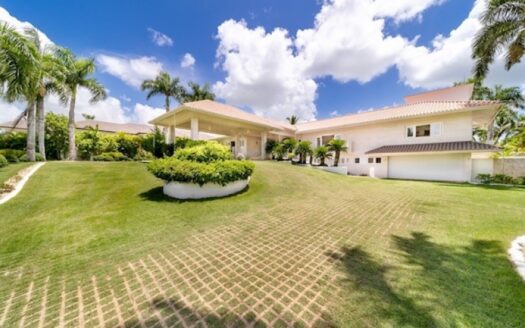 Unique golf view mansion – ref. 2364